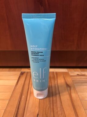 e.l.f. Skin Holy Hydration Gentle Peeling - Aqua Blue Tube